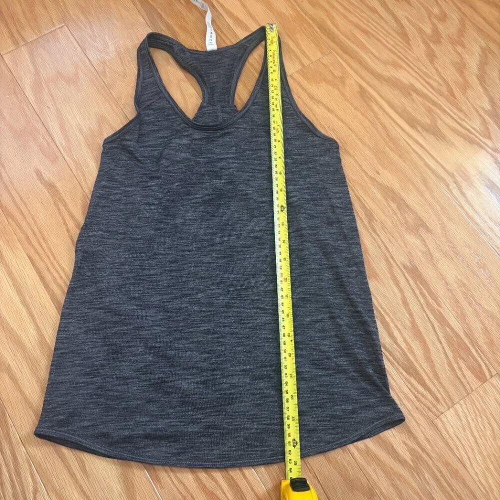 Lululemon Size 2 Essential Tank Top in Heathered Black Pleated Racerback Womens